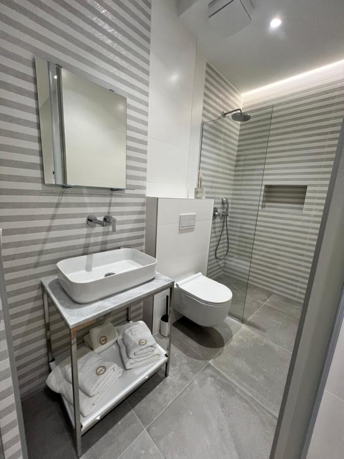 Enzo Rooms & Apartment Blloku Τίρανα Εξωτερικό φωτογραφία