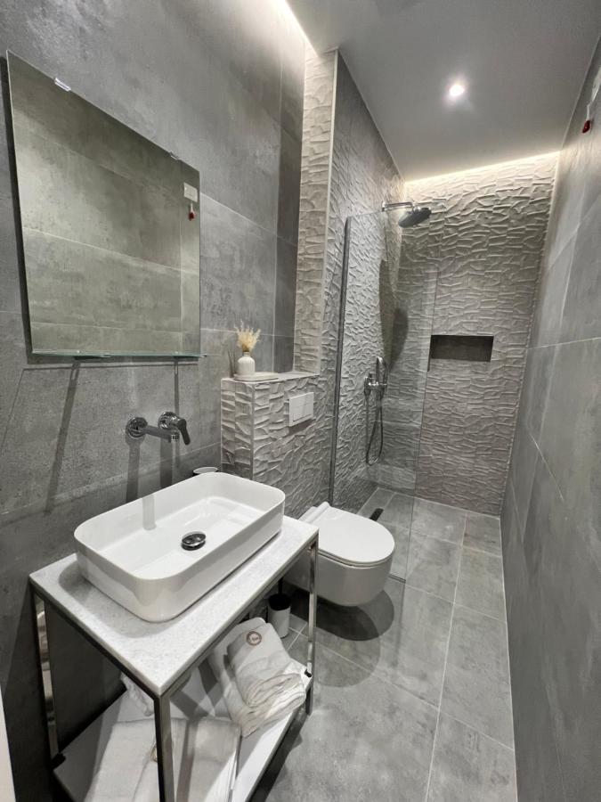 Enzo Rooms & Apartment Blloku Τίρανα Εξωτερικό φωτογραφία