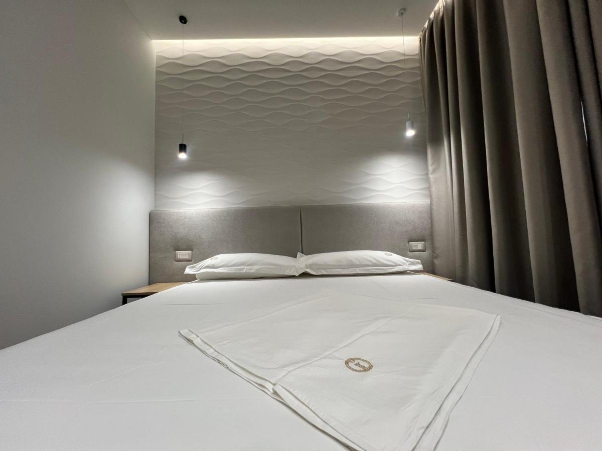 Enzo Rooms & Apartment Blloku Τίρανα Εξωτερικό φωτογραφία