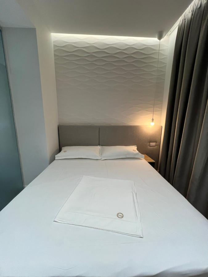 Enzo Rooms & Apartment Blloku Τίρανα Εξωτερικό φωτογραφία