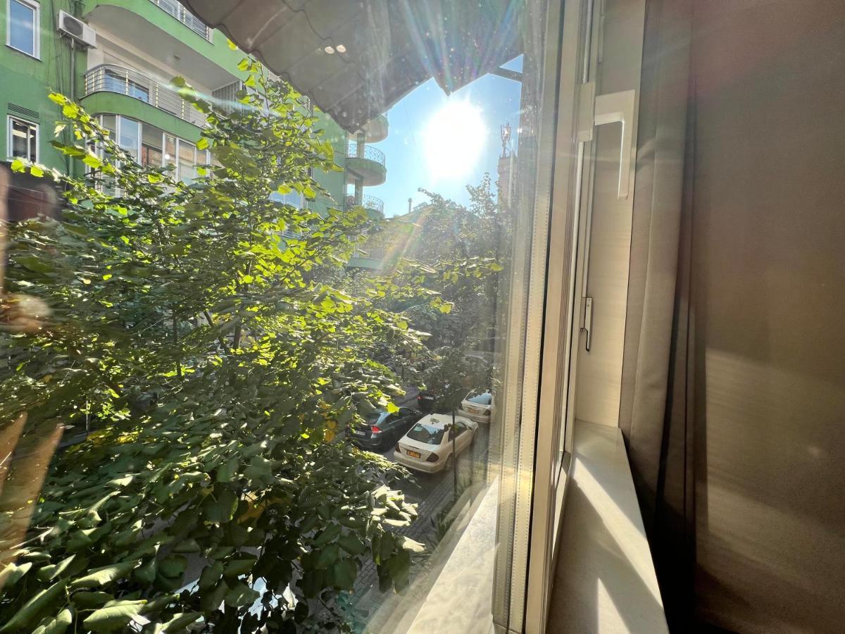 Enzo Rooms & Apartment Blloku Τίρανα Εξωτερικό φωτογραφία