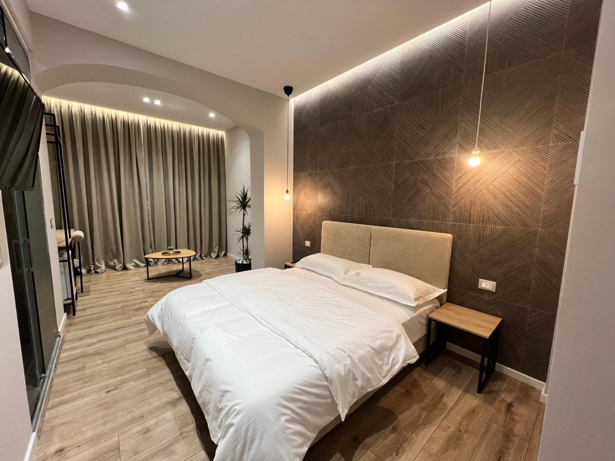 Enzo Rooms & Apartment Blloku Τίρανα Εξωτερικό φωτογραφία