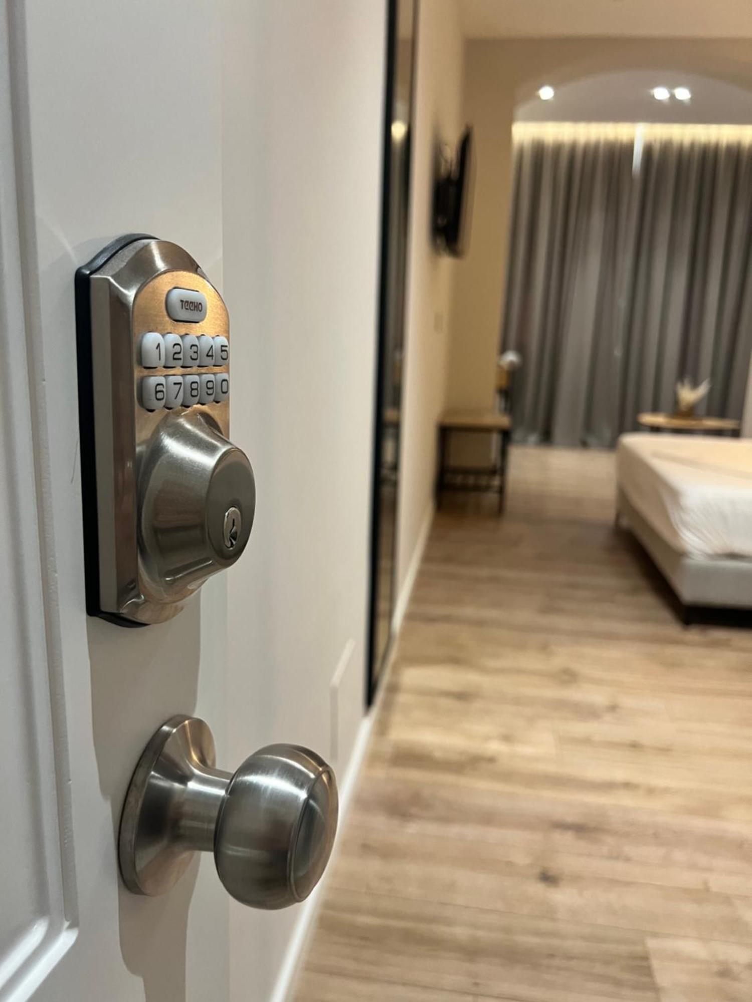 Enzo Rooms & Apartment Blloku Τίρανα Εξωτερικό φωτογραφία